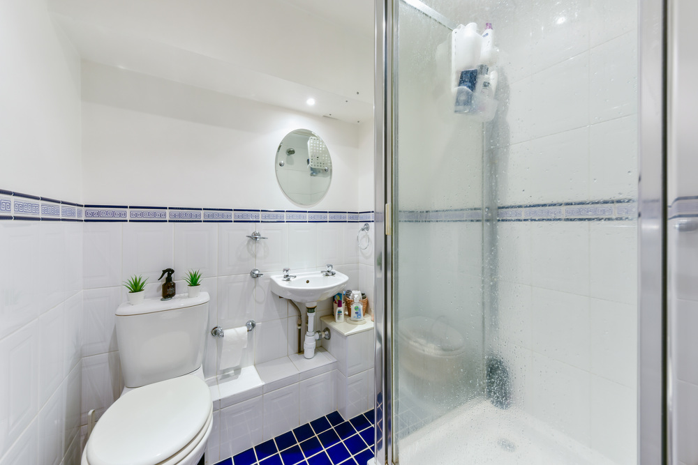 house or flat for sale or rent in south west London